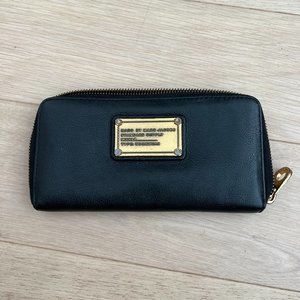 Marc by Marc Jacobs 'Classic Q' Zip Around Wallet